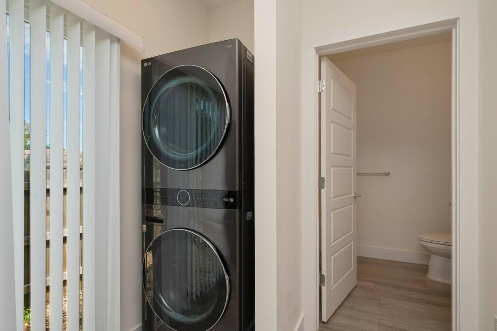 Charming 1 Bedroom Cottage Close To Dtown Nas Bchs ペンサコーラ エクステリア 写真